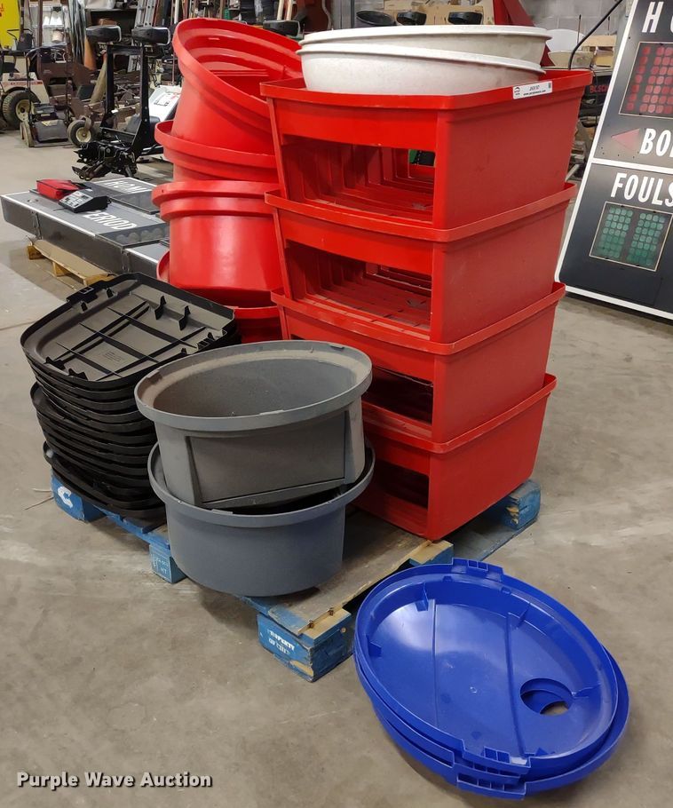 image for item JK9197 Approximately 28 Rubbermaid trash can lids