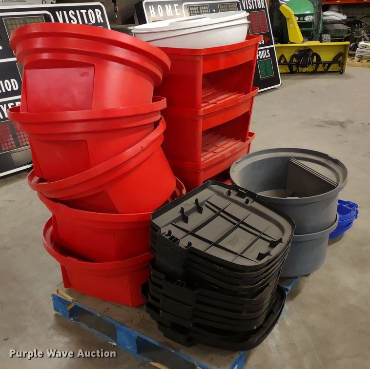 image for item JK9197 Approximately 28 Rubbermaid trash can lids