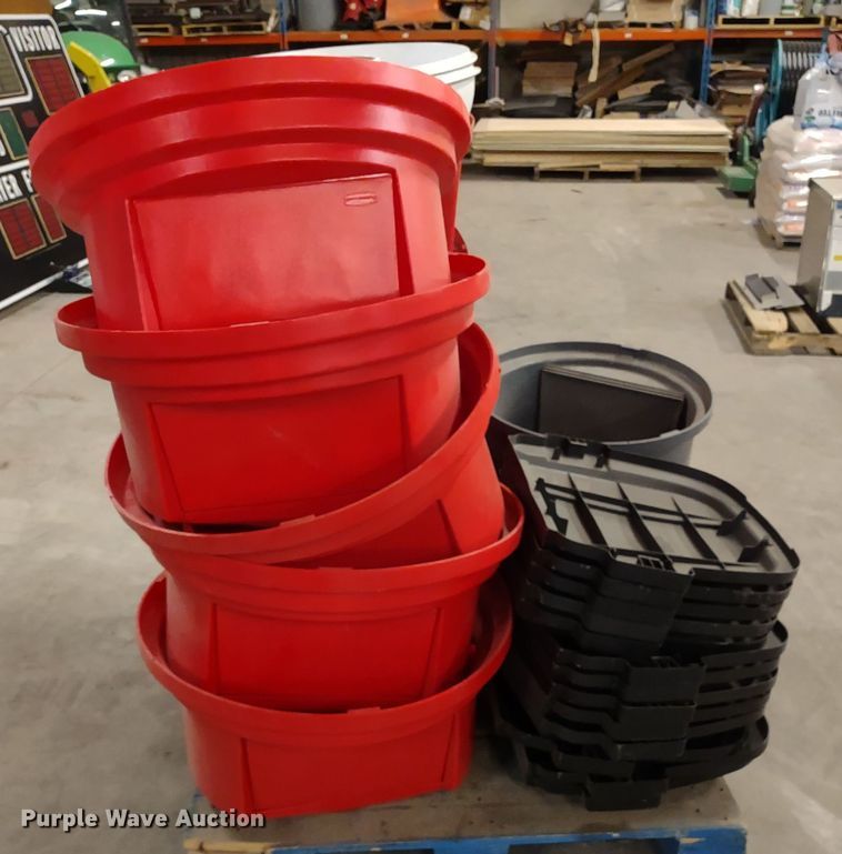 image for item JK9197 Approximately 28 Rubbermaid trash can lids