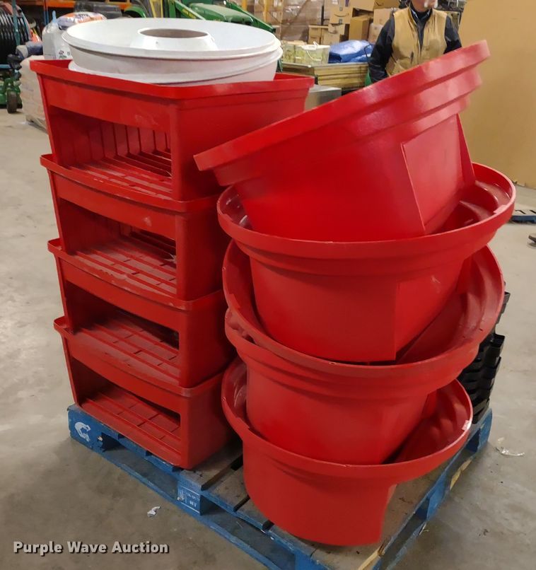 image for item JK9197 Approximately 28 Rubbermaid trash can lids