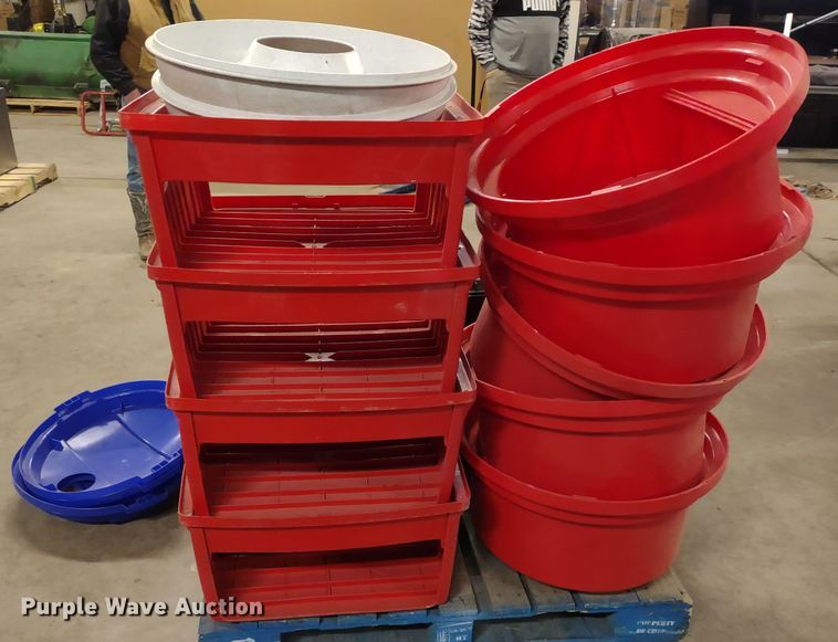 image for item JK9197 Approximately 28 Rubbermaid trash can lids