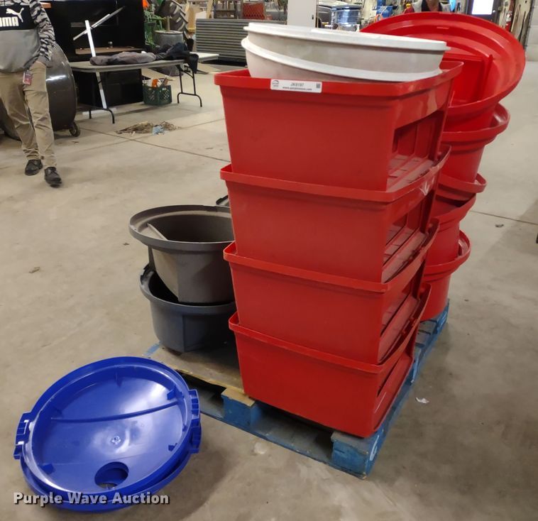 image for item JK9197 Approximately 28 Rubbermaid trash can lids