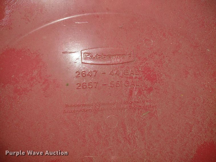image for item JK9197 Approximately 28 Rubbermaid trash can lids