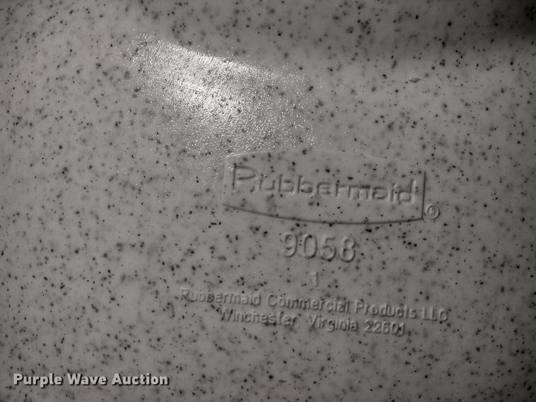 image for item JK9197 Approximately 28 Rubbermaid trash can lids