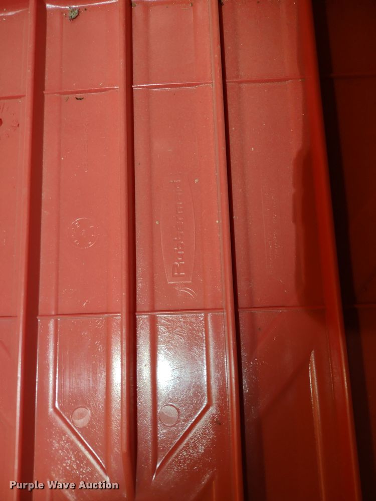 image for item JK9197 Approximately 28 Rubbermaid trash can lids