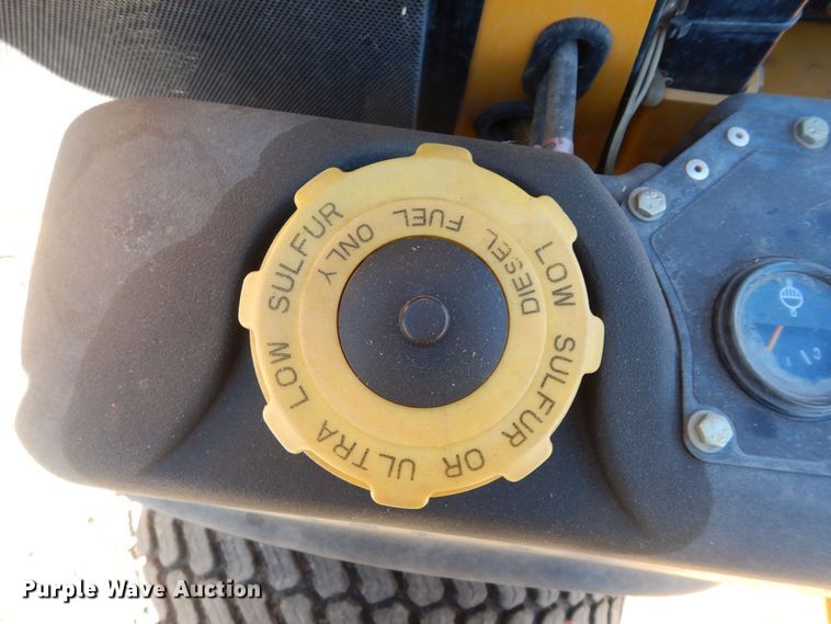 image for item JQ9863 Hustler 931162US  ZTR lawn mower