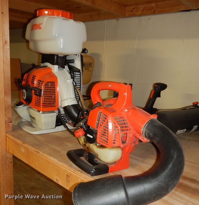 image for item JQ9881 Lawn and garden equipment