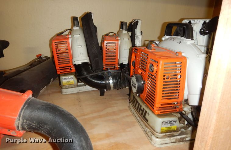 image for item JQ9881 Lawn and garden equipment