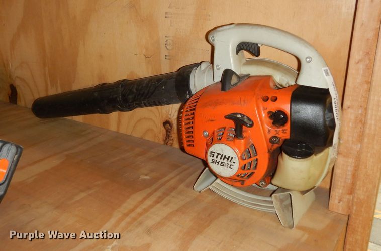 image for item JQ9881 Lawn and garden equipment