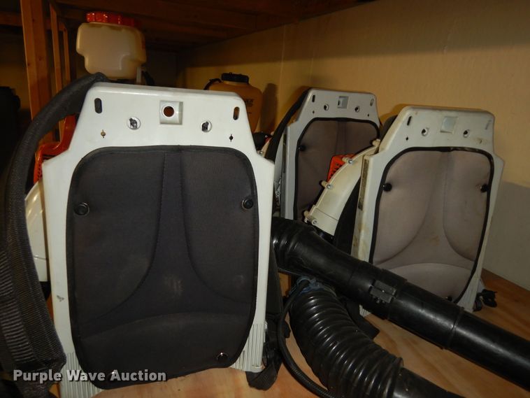 image for item JQ9881 Lawn and garden equipment