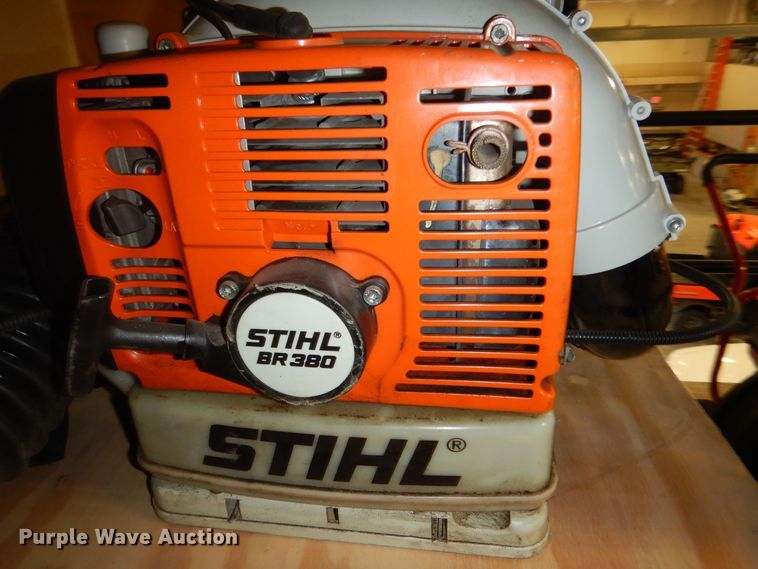 image for item JQ9881 Lawn and garden equipment
