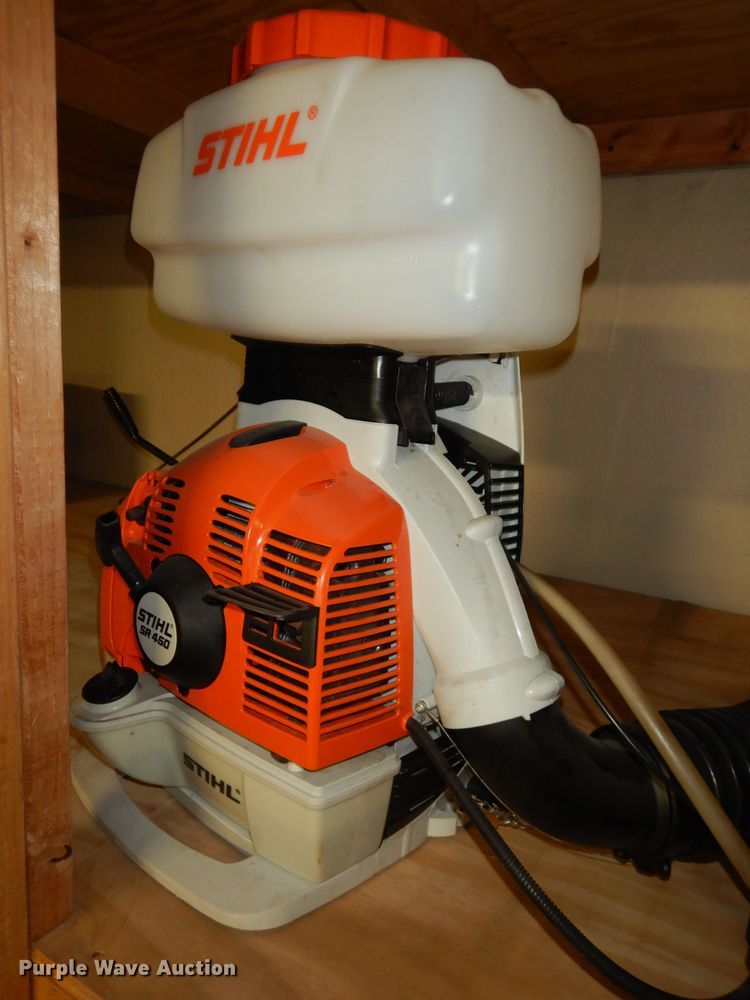 image for item JQ9881 Lawn and garden equipment