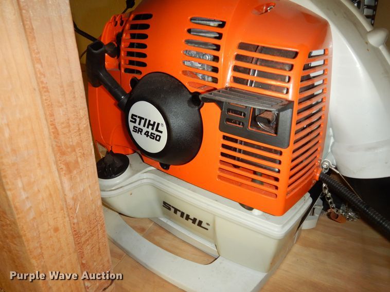 image for item JQ9881 Lawn and garden equipment