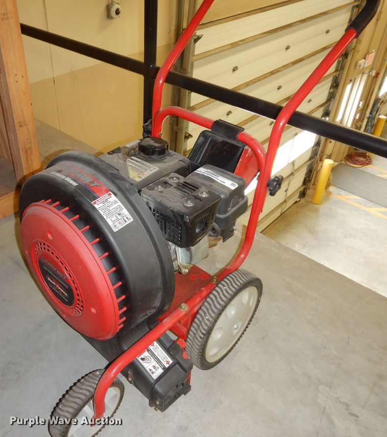 TroyBilt Jet Sweep blower in Fort Leavenworth, KS Item JQ9882 sold