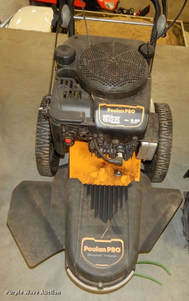 image for item JQ9892 Lawn and garden equipment