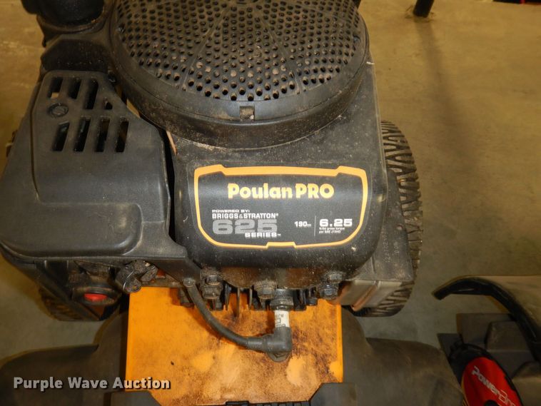 image for item JQ9892 Lawn and garden equipment