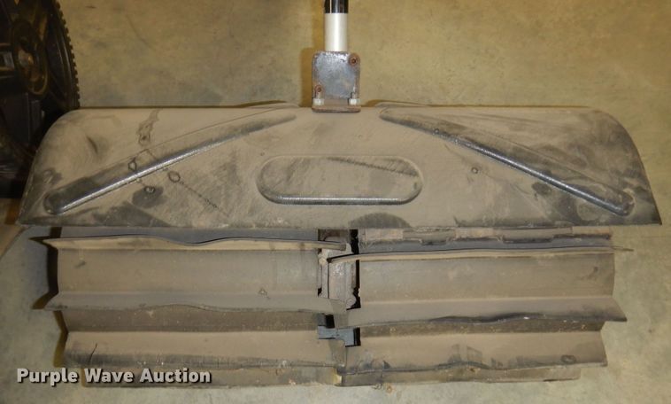image for item JQ9892 Lawn and garden equipment
