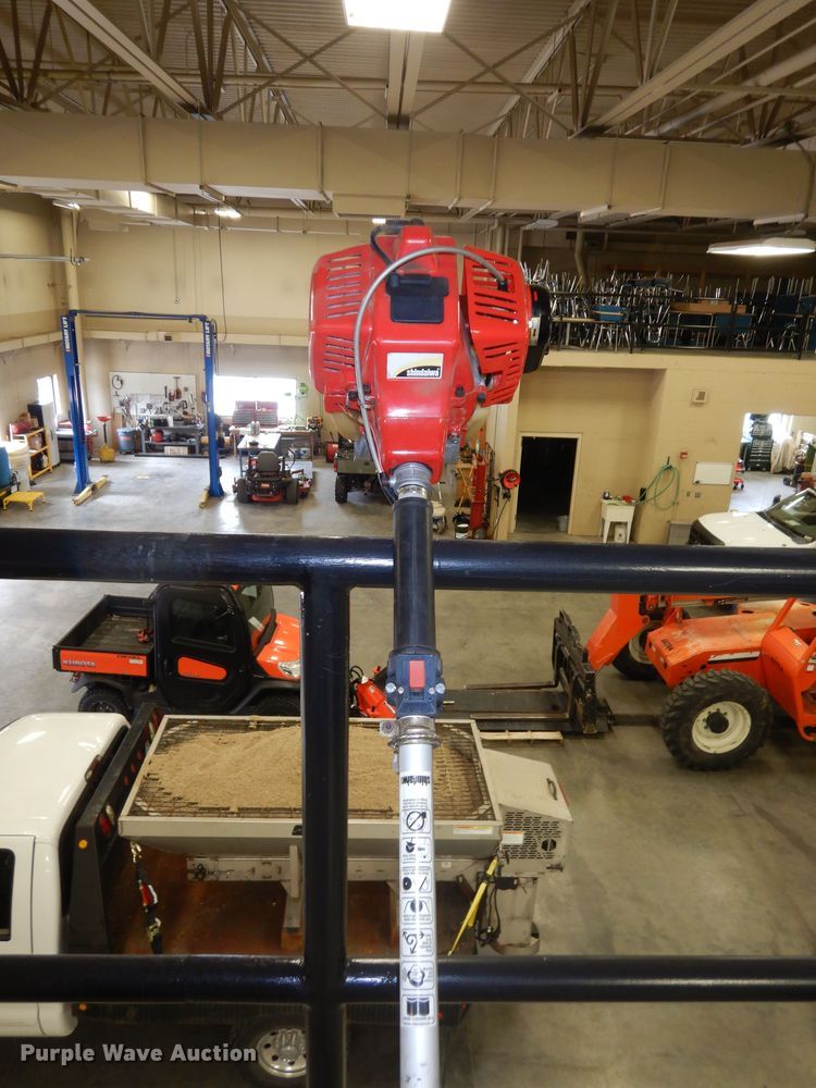 image for item JQ9892 Lawn and garden equipment