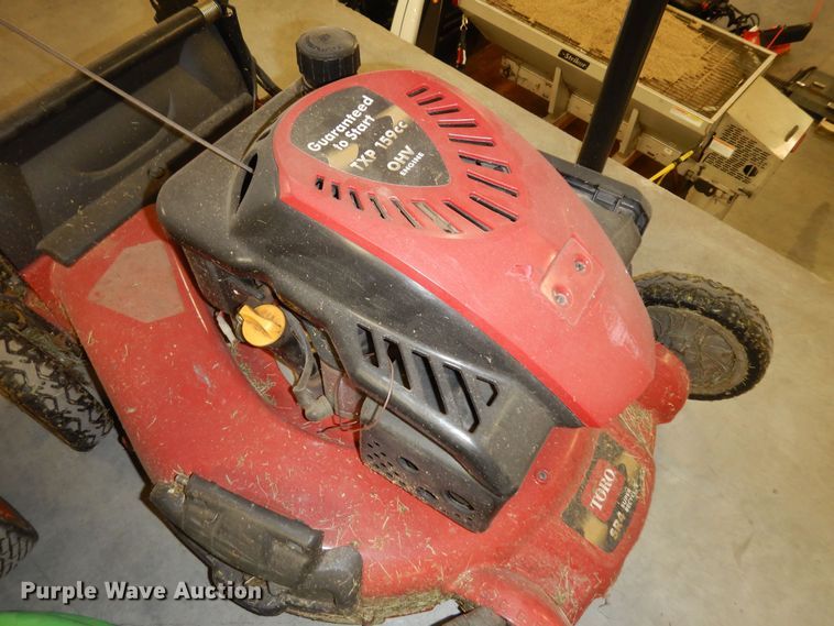 image for item JQ9892 Lawn and garden equipment