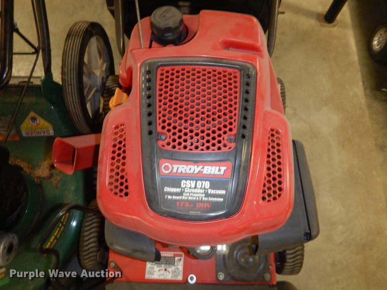 image for item JQ9892 Lawn and garden equipment