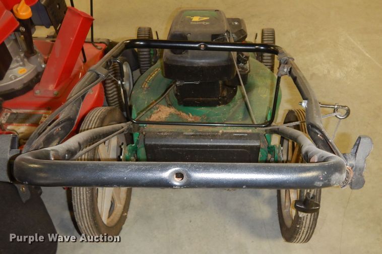 image for item JQ9892 Lawn and garden equipment