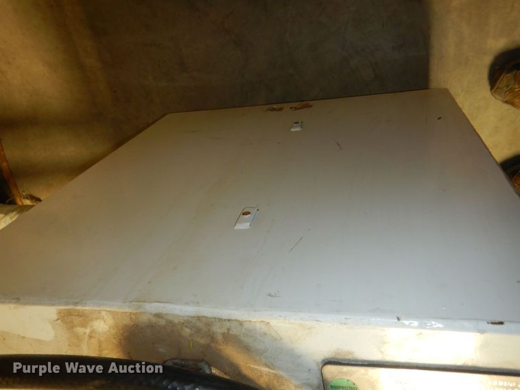 image for item JQ9894 Auxiliary fuel tank
