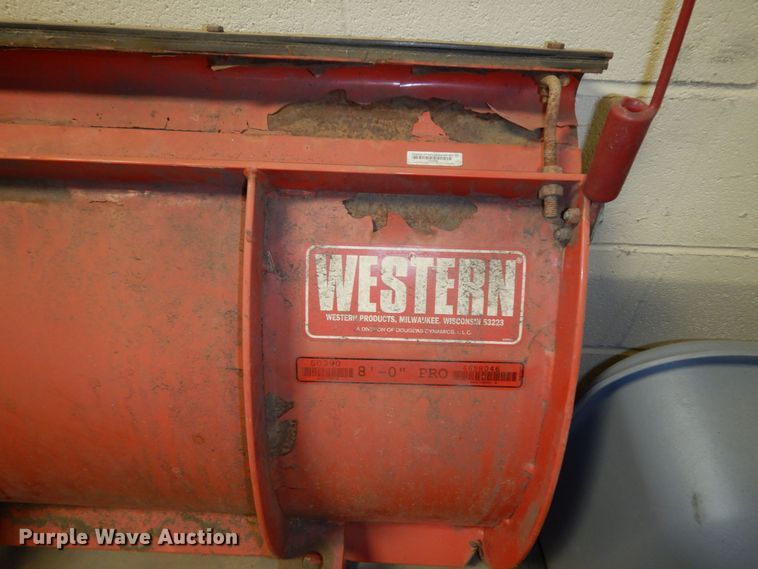 image for item JQ9897 Western Pro  8'W snow plow