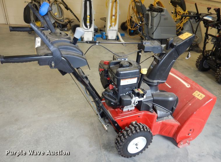 image for item JQ9899 2014 Toro Power Max 1150  snow blower
