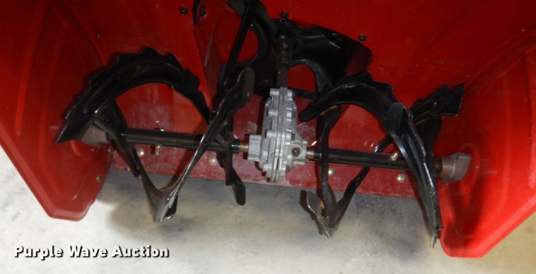 image for item JQ9899 2014 Toro Power Max 1150  snow blower