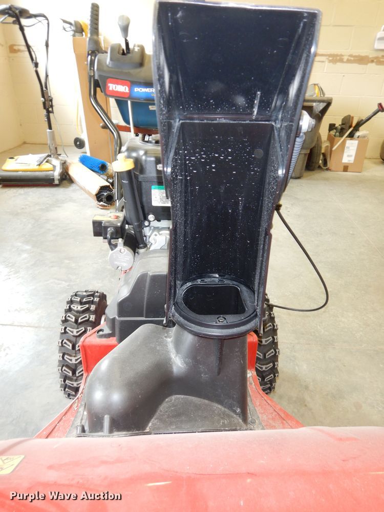 image for item JQ9899 2014 Toro Power Max 1150  snow blower