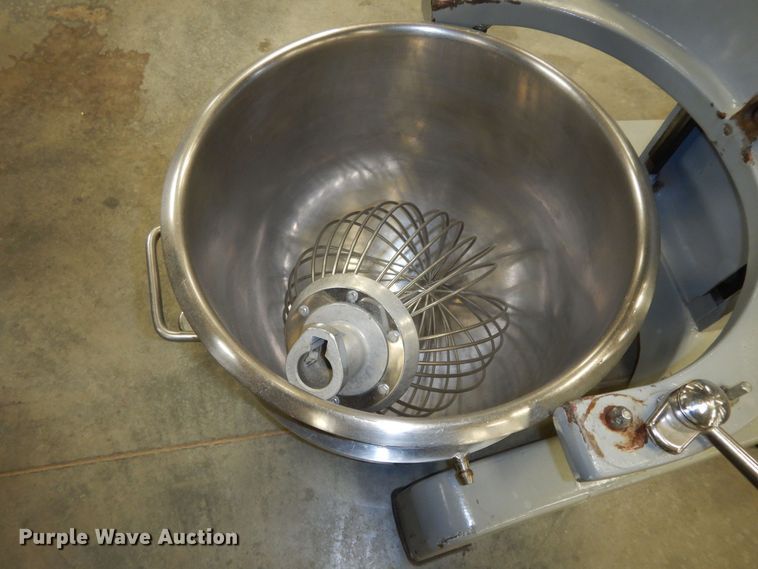 image for item JQ9902 Globe SP40P3  mixer