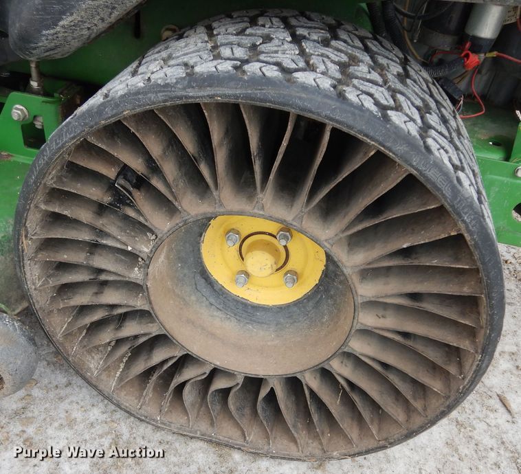 image for item JQ9930 John Deere Z930M  ZTR lawn mower