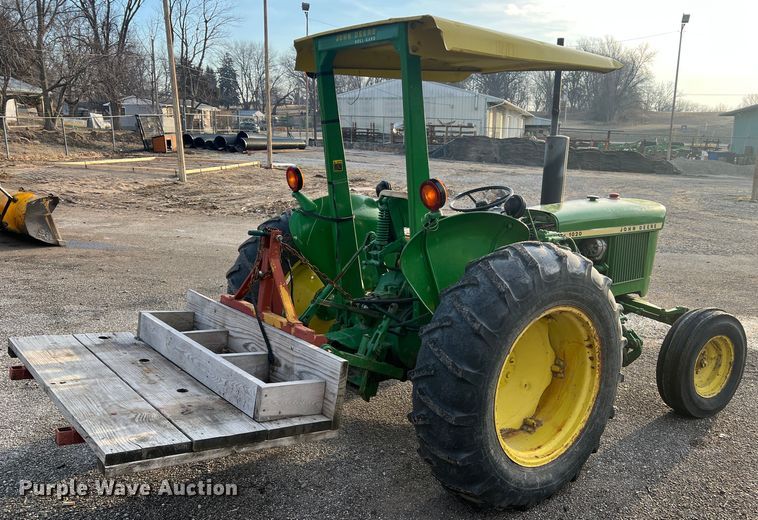 image for item JU9662 1972 John Deere 1020  tractor