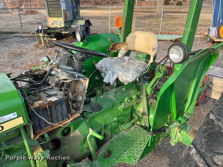 image for item JU9662 1972 John Deere 1020  tractor