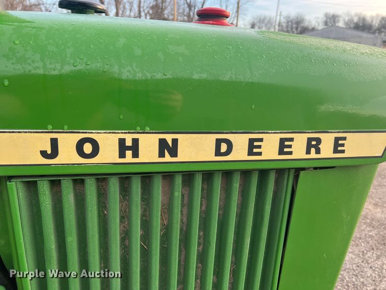 image for item JU9662 1972 John Deere 1020  tractor