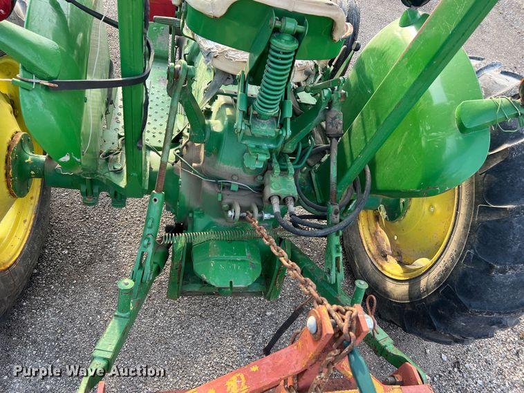 image for item JU9662 1972 John Deere 1020  tractor