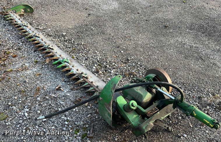 image for item JU9662 1972 John Deere 1020  tractor