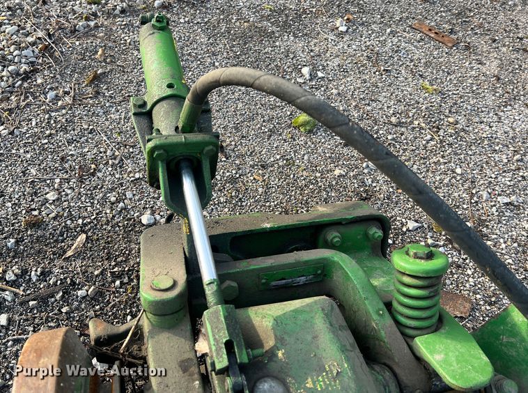 image for item JU9662 1972 John Deere 1020  tractor