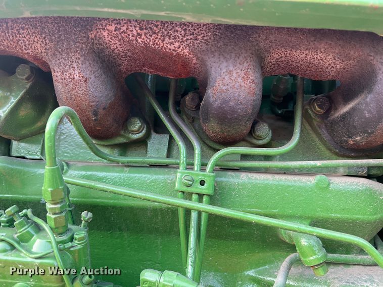 image for item JU9662 1972 John Deere 1020  tractor