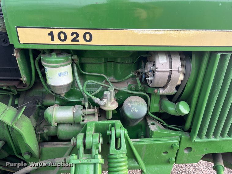 image for item JU9662 1972 John Deere 1020  tractor