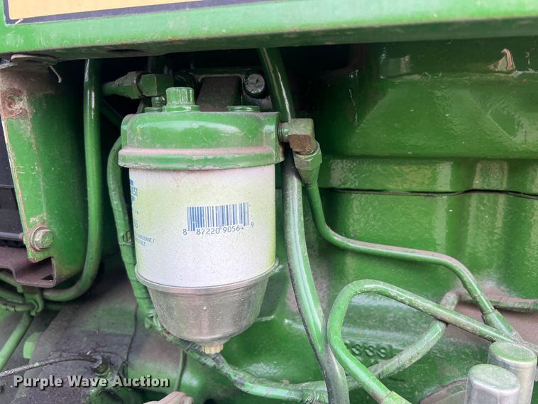 image for item JU9662 1972 John Deere 1020  tractor