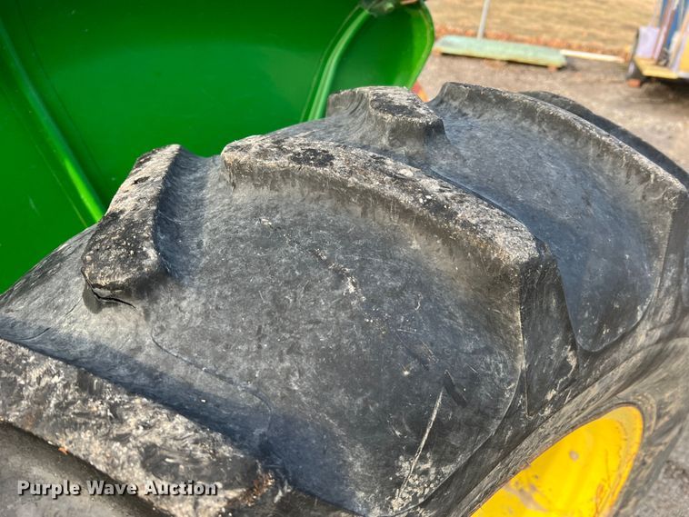 image for item JU9662 1972 John Deere 1020  tractor