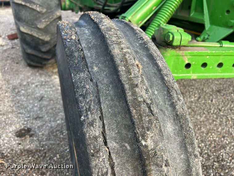 image for item JU9662 1972 John Deere 1020  tractor