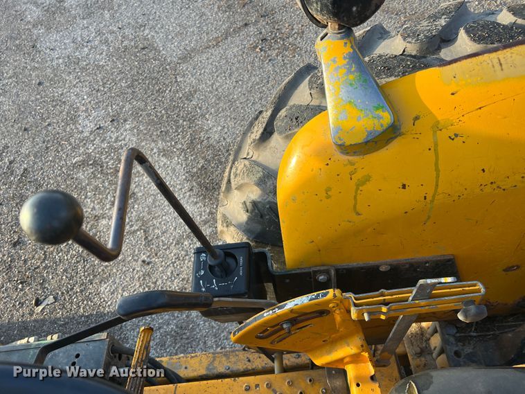 image for item JU9663 John Deere 2355  tractor