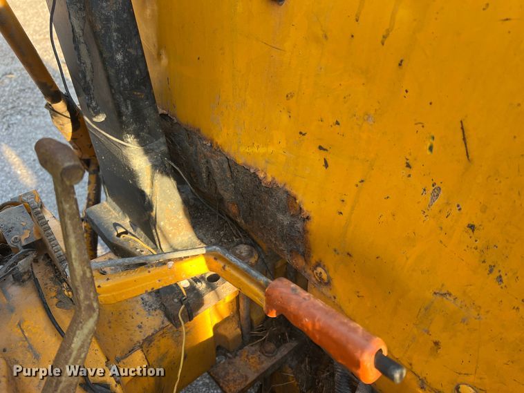 image for item JU9663 John Deere 2355  tractor