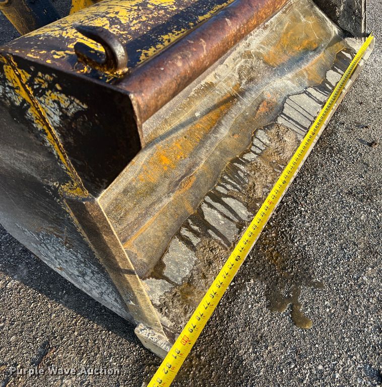 image for item JU9663 John Deere 2355  tractor