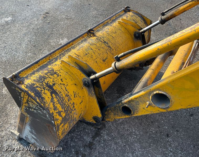 image for item JU9663 John Deere 2355  tractor