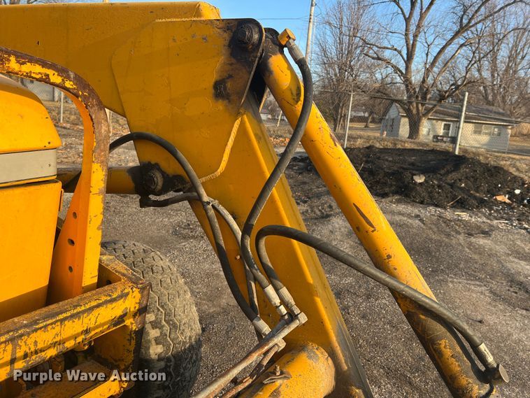 image for item JU9663 John Deere 2355  tractor