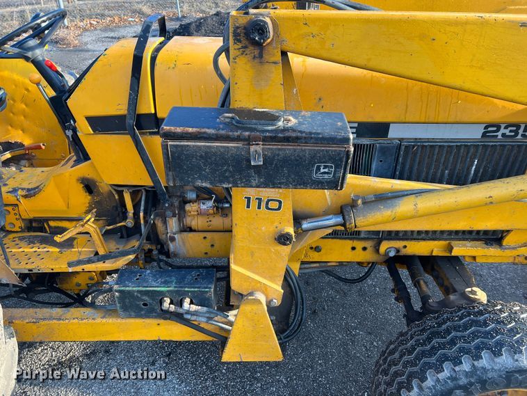 image for item JU9663 John Deere 2355  tractor