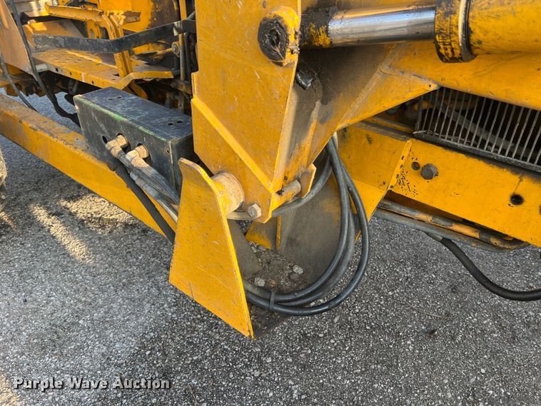 image for item JU9663 John Deere 2355  tractor